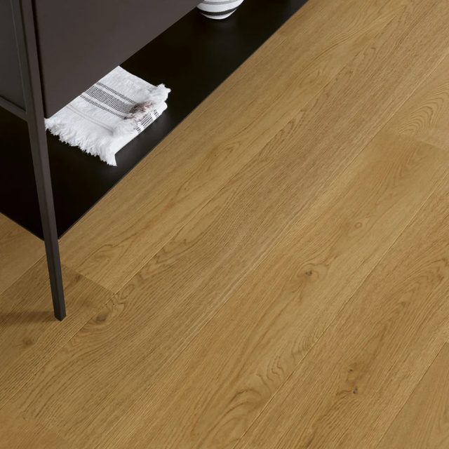 Salón con parquet Quick-Step Cascada