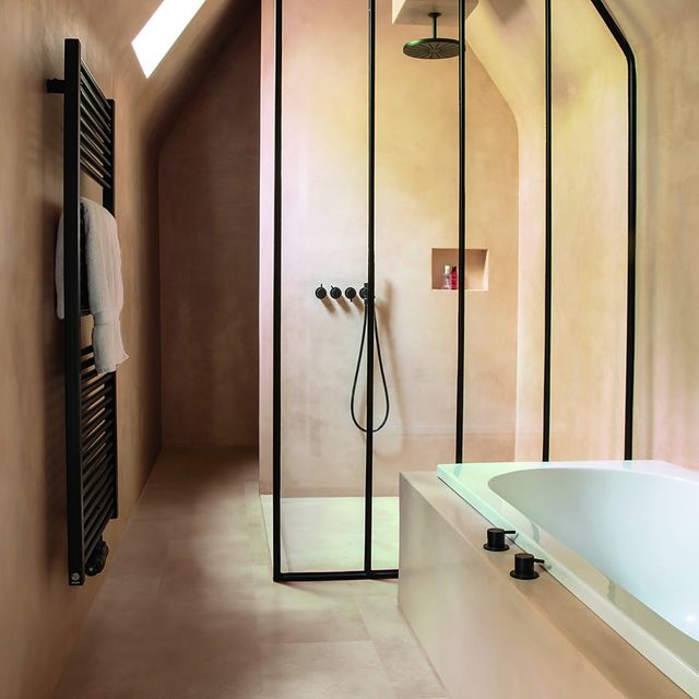 Baño con baldosa vinílica Quick-Step Oro
